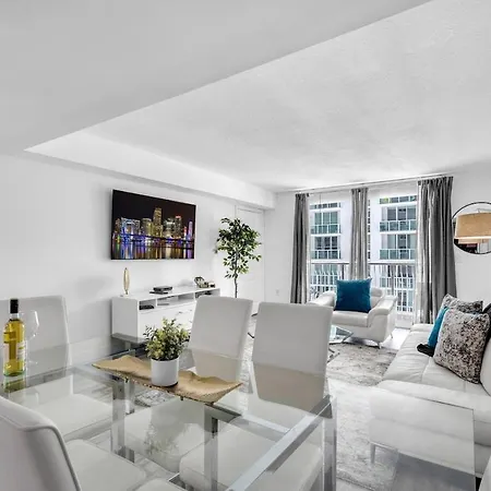 Skyline Water View 2Br Apartment Free Parking